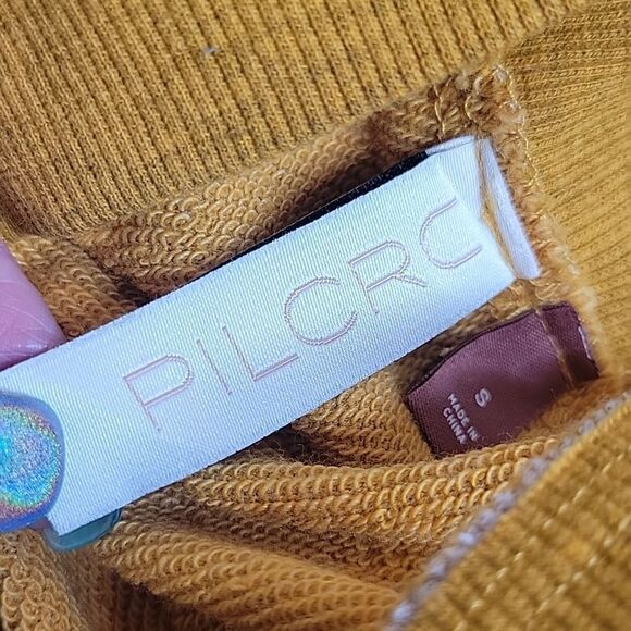 Anthropologie Gold Pullover with Cut Out Back Size Small - Picture 6 of 9